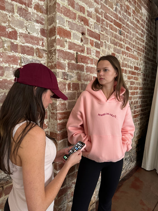 DISTRESSED DENIM CAP I BURGUNDY