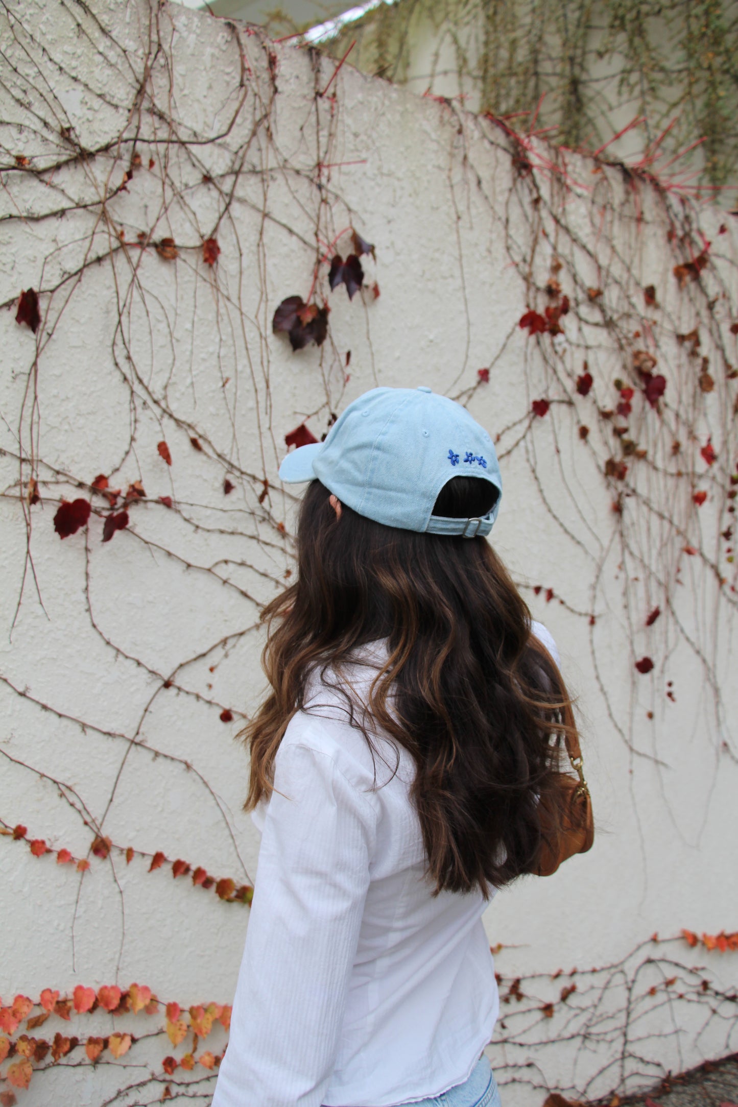 DISTRESSED DENIM CAP I BLUE