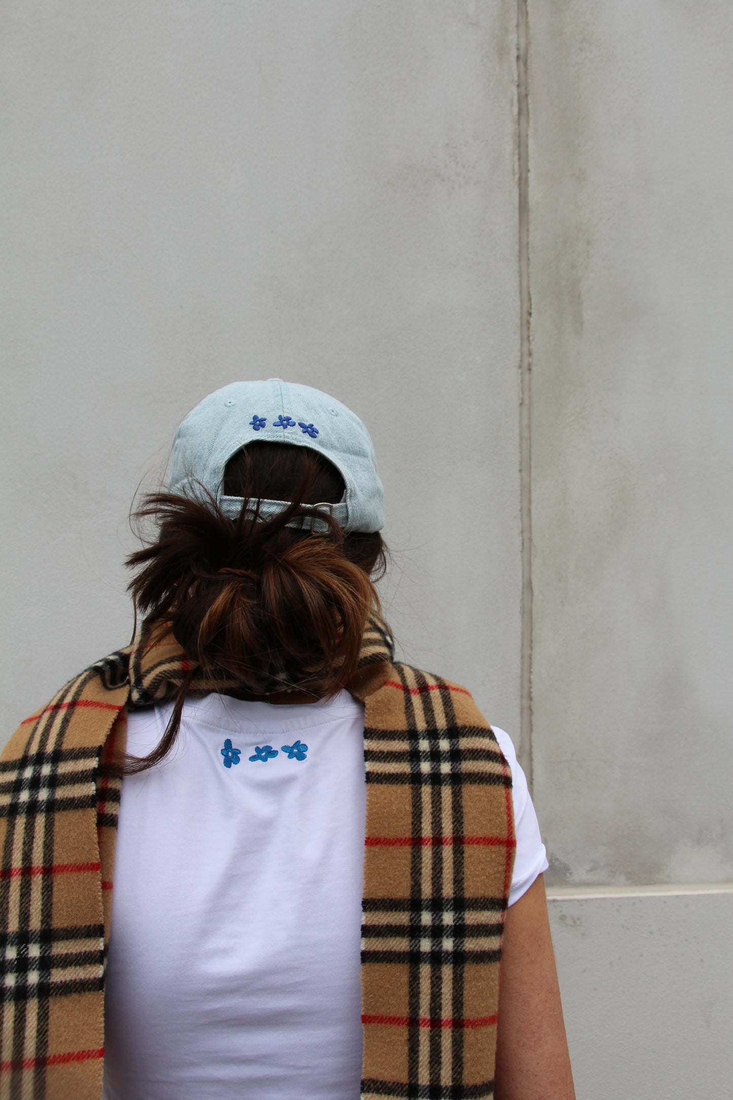 DISTRESSED DENIM CAP I BLUE