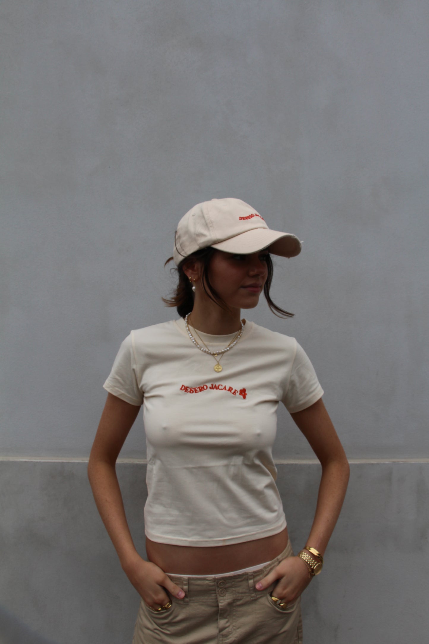 NEUTRAL FITTED TEE